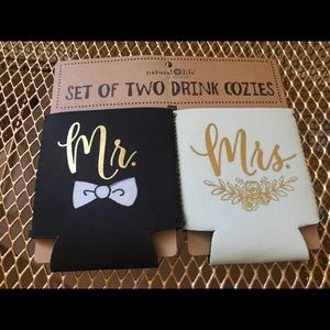 Mr & Mrs wedding cozies